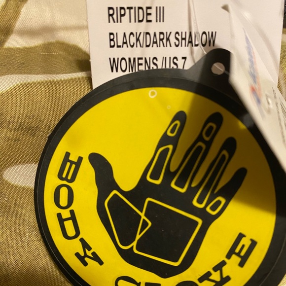 NEW BODY GLOVE Womens RIPTIDE III WATER SHOES Black/Pink Size 7 - Picture 3 of 3